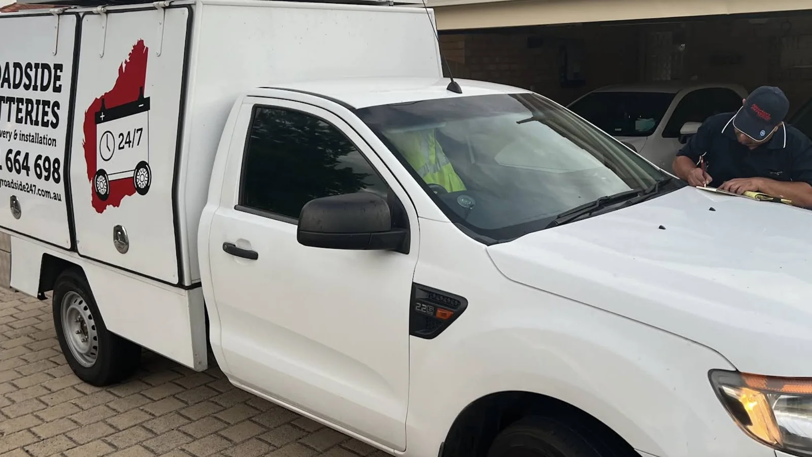 Car Battery Roadside 24/7 technician attending a vehicle in Perth